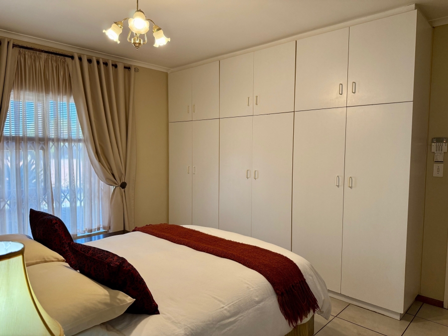 3 Bedroom Property for Sale in Bergzicht Western Cape